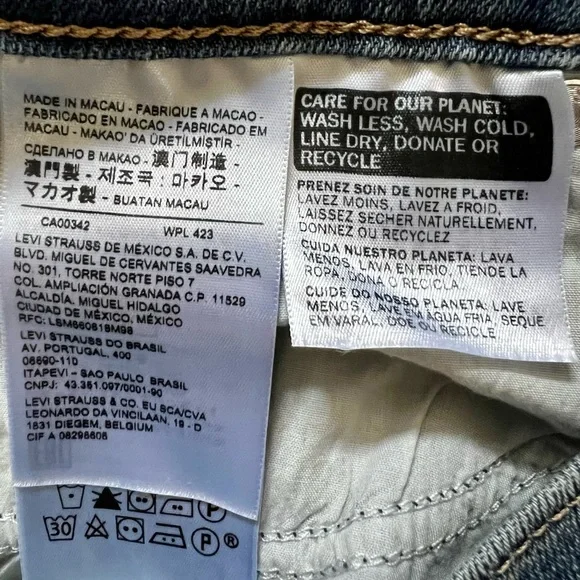 ✨NWT✨ Levi's Women's 724 High Rise Straight Crop Jeans - Picture 13 of 13